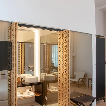 S Paul Hotel 3*